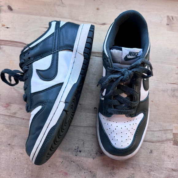 Nike dunks Green and White low top Athletic Shoes youth size 5 - Picture 2 of 10